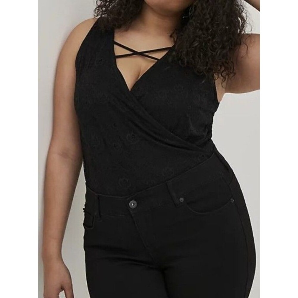 TORRID SURPLICE STRAPPY BODYSUIT - LACE BLACK PLUS SIZE 00, M, 10